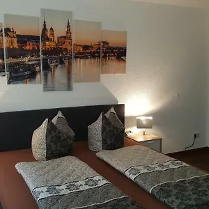  Appartement Oder Dresden-neustadt Inkl Parkplatz Mit Balkon Oder Terrasse